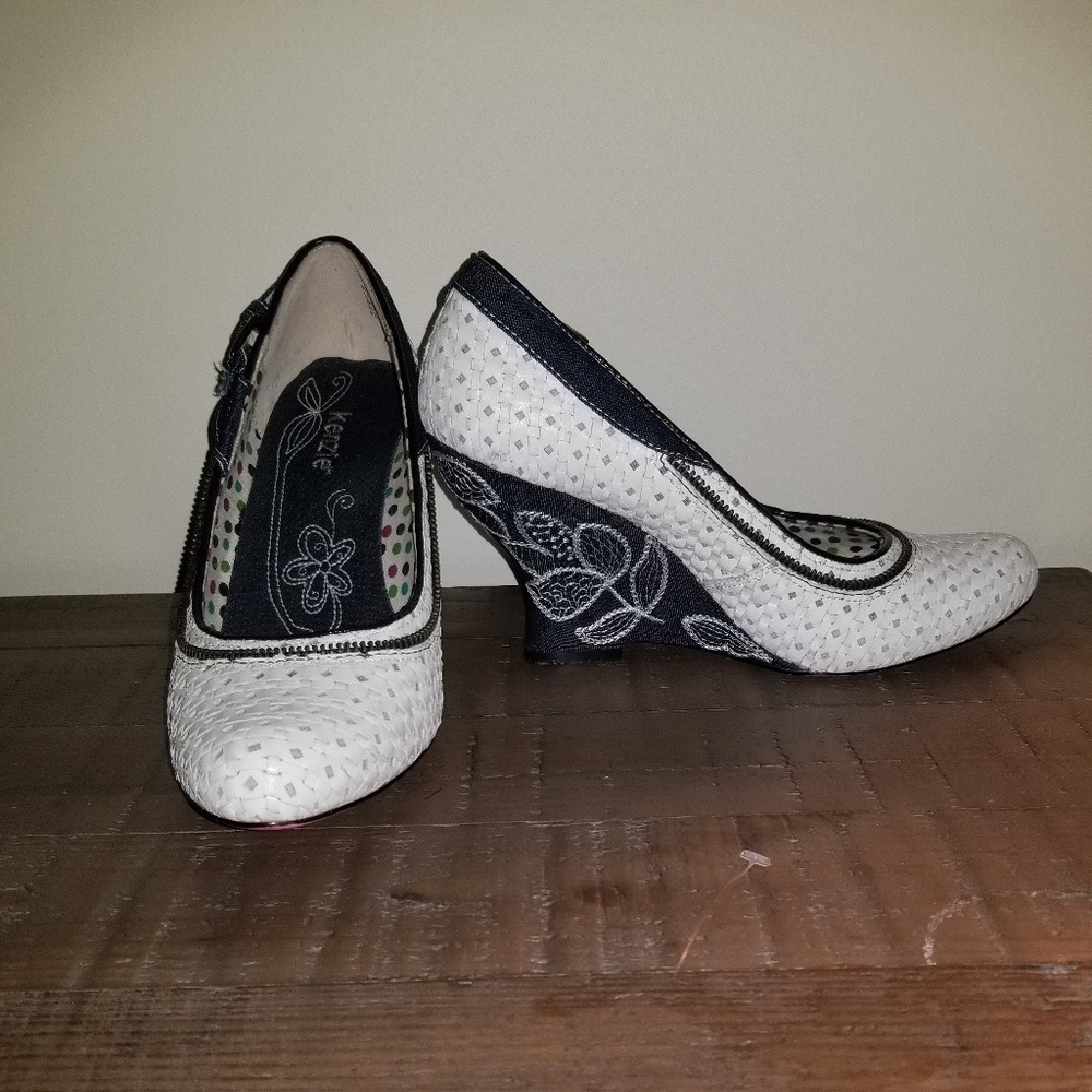 Kensie: Blue and White wedges